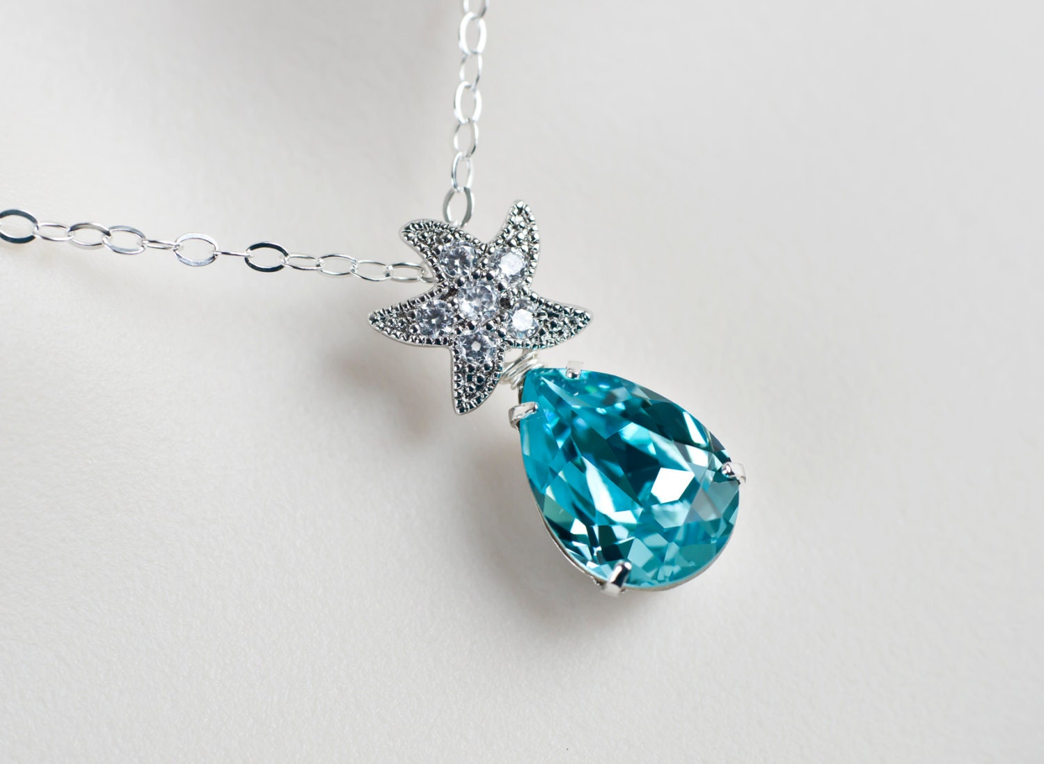 Starfish-Halskette, Zirkonia Seestern Und Türkis Swarovski Kristall Teardrop, Braut Brautjungfern-Halskette, Strand Hochzeitshalskette Starfish-Halskette, Zirkonia Seestern Und Türkis Swarovski Kristall Teardrop, Braut Brautjungfern-Halskette, Strand Hochzeitshalskette von CrinaJewelleryDesign