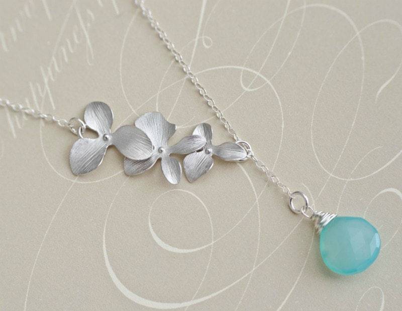 Trio Orchidee Und Aqua Blau Chalcedon Halskette - Monogramm Initial in Sterling Silber, Brautjungferngeschenke, Hochzeitsschmuck von CrinaJewelleryDesign