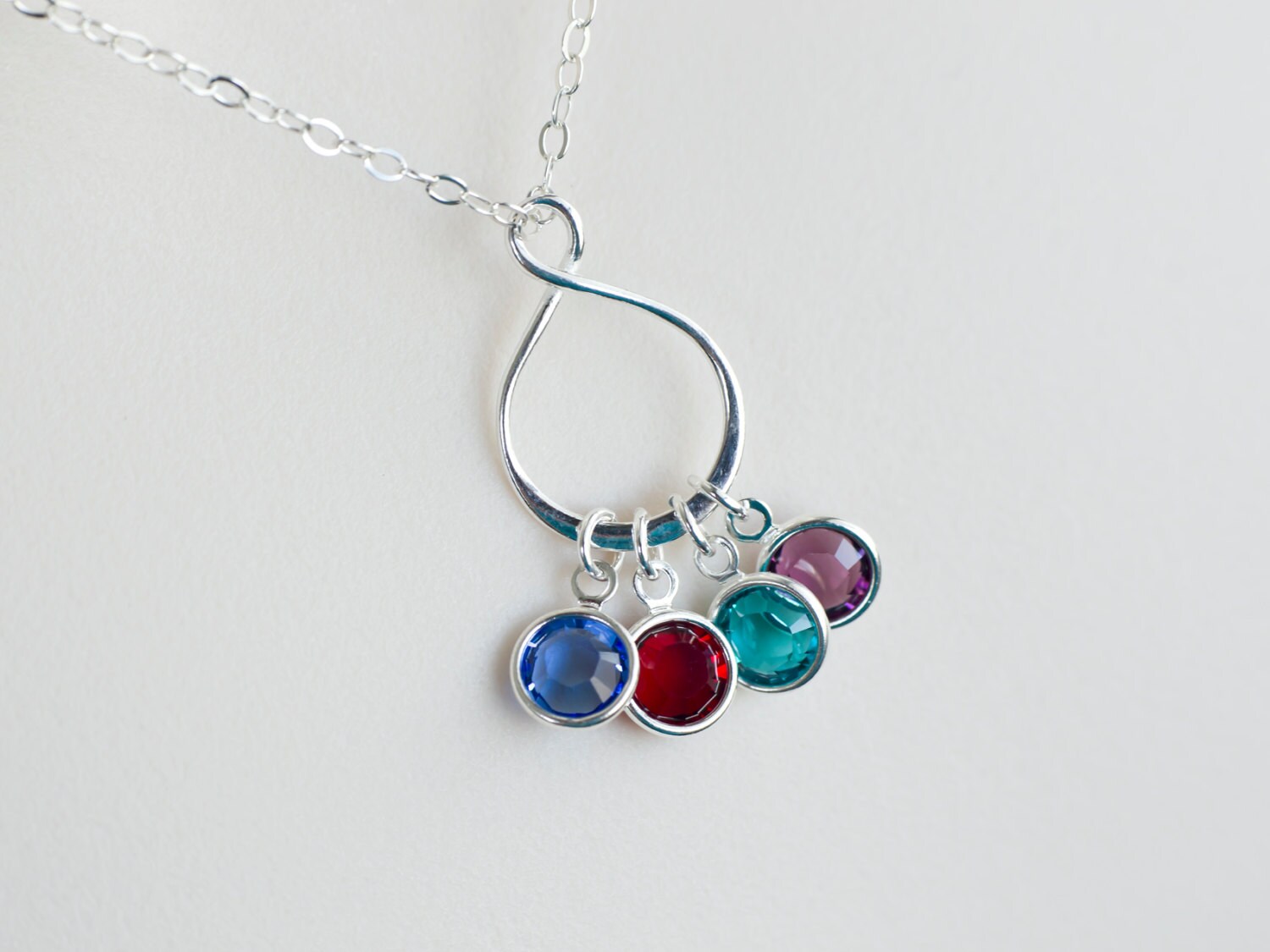Unendlich, Unendlich Birthstone Halskette, Swarovski Geburtsstein Kette, Personalisiertes Geschenk Mutter Großmutter Halskette Unendlich, Unendlich Birthstone Halskette, Swarovski Geburtsstein Kette, Personalisiertes Geschenk Mutter Großmutter Halskette von CrinaJewelleryDesign