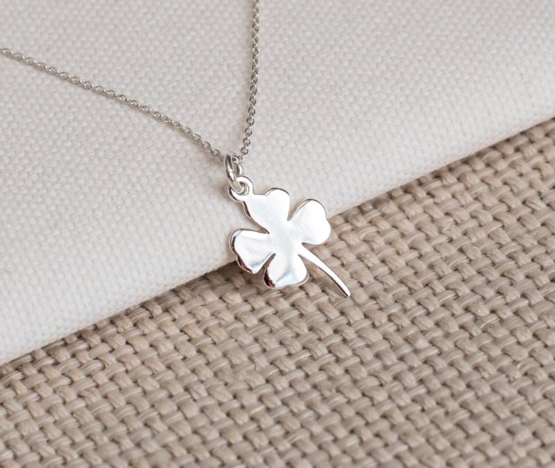 Vier Leaf Clover Halskette, Sterling Silber Shamrock Viel Glück Weihnachtsgeschenk Vier Leaf Clover Halskette, Sterling Silber Shamrock Viel Glück Weihnachtsgeschenk von CrinaJewelleryDesign