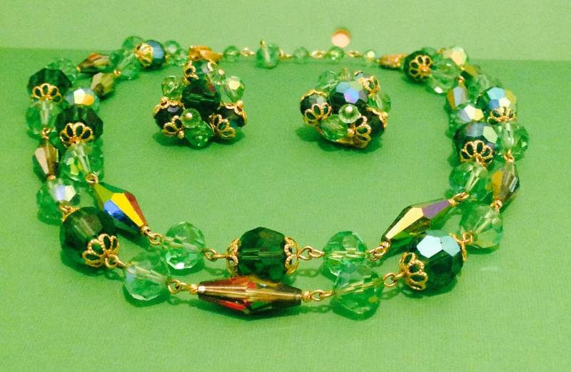 1950's 50S/Grünes Kristall Schmuck Set Irisierend Halskette Perlenkette von CrinolineKitten