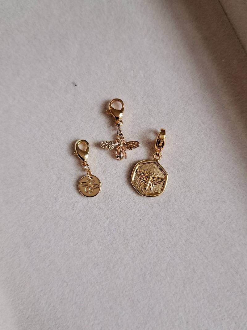 Bienen Anhänger 18K Gold Filled, Wechselanhänger, Paperclip Kette Bienen Anhänger 18K Gold Filled, Wechselanhänger, Paperclip Kette von CristinaArnoldJoyas