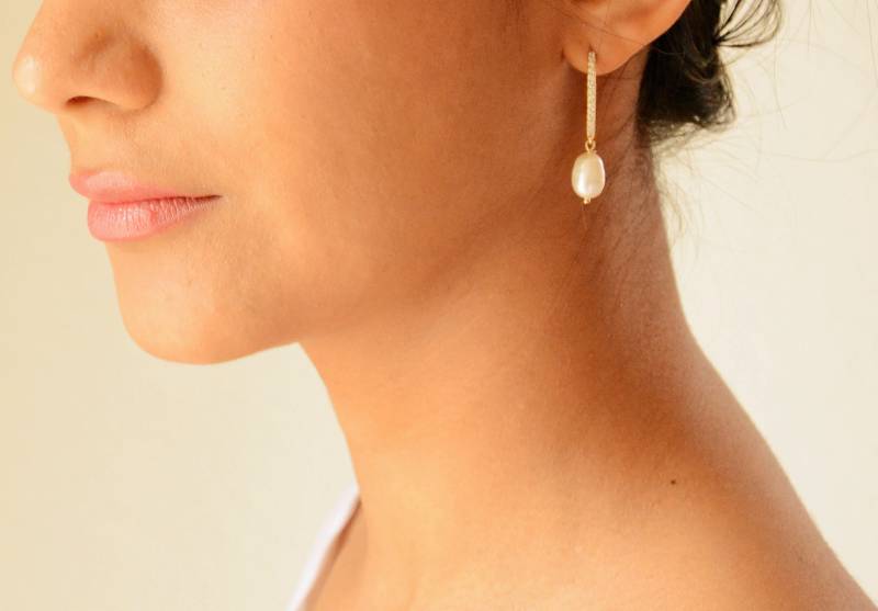 Einzelne Perlenohrringe Mit Zirkonias Einzelne Perlenohrringe Mit Zirkonias von CristinaArnoldJoyas