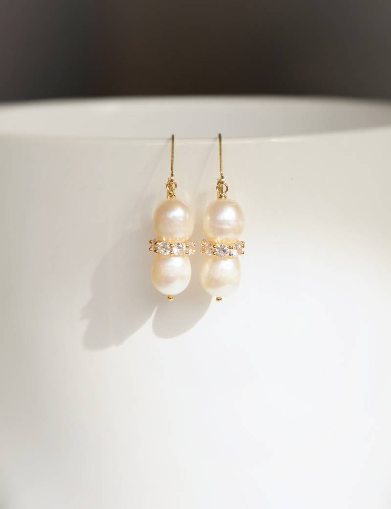 Pendientes Con Cuentas Pedrería Pendientes Con Cuentas Pedrería von CristinaArnoldJoyas