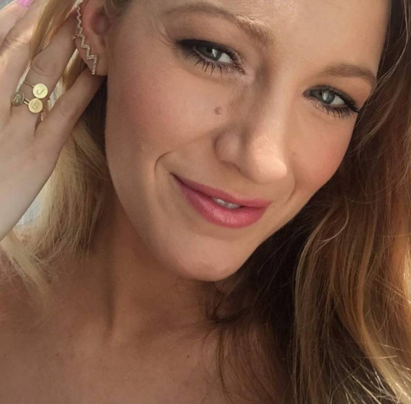 Blake Lively Style Initialen Stapelbarer Ring - Promi Kreis Disc Gravieren Sie Ihre Sterling Silber, Rose Oder Gelbgold von CristineLukas