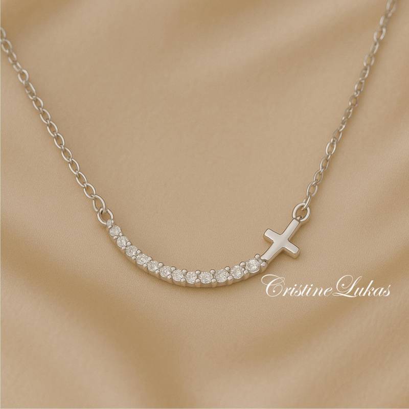 Seitliche Kreuz Halskette Mit Zirkonia Steinen - Horizontale Aus Sterling Silber Kinder Oder Erwachsene Stil von CristineLukas