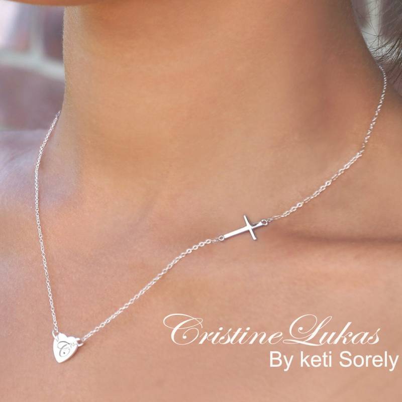 Zierliche Herz Halskette Mit Kreuz - Gravieren Sie Ihre Initiale Seitlich Sterling Silber Oder Vollgold Gelb, Rose Weißgold von CristineLukas