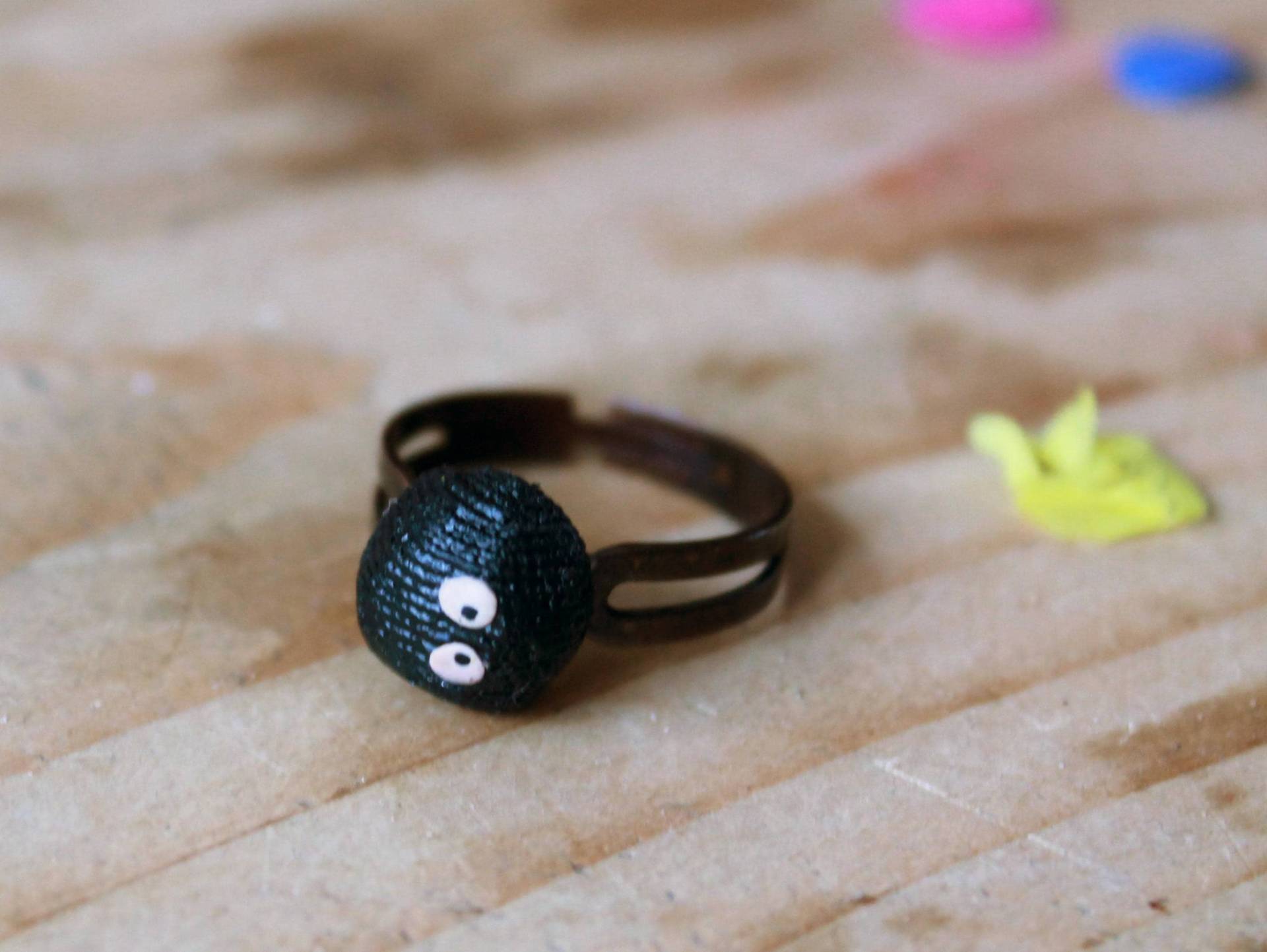 Suesser Kleiner Russgeist-Ring Suesser Kleiner Russgeist-Ring von CrittersnCreatures