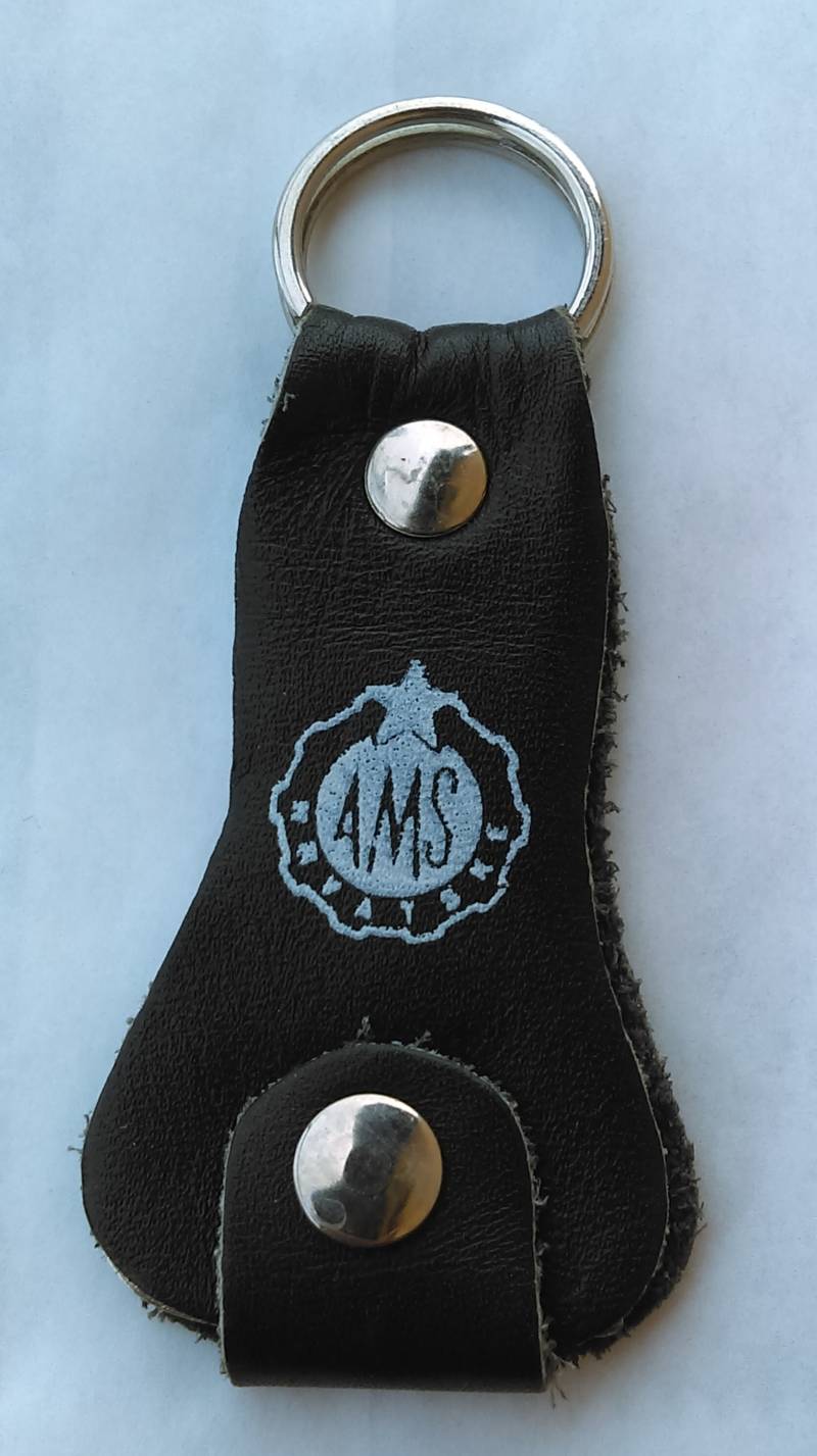 Ams - Auto-Moto-Verband, Kroatien in Jugoslawien, Vintage-Schlüsselanhänger Ams - Auto-Moto-Verband, Kroatien in Jugoslawien, Vintage-Schlüsselanhänger von Croata