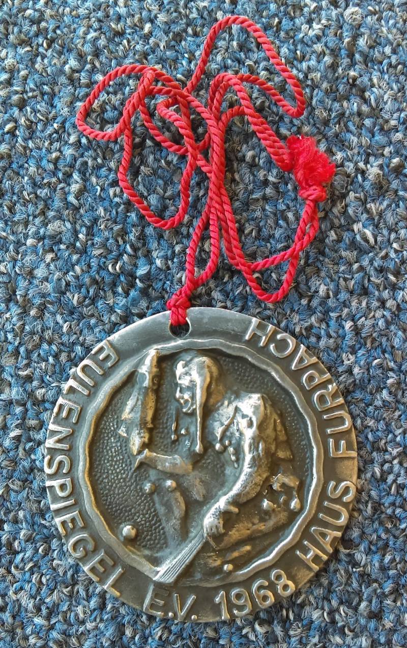 Karneval, Karnevalsverein Eulenspiegel Haus Furpach 1968. Antike Abzeichen, Medaille Karneval, Karnevalsverein Eulenspiegel Haus Furpach 1968. Antike Abzeichen, Medaille von Croata