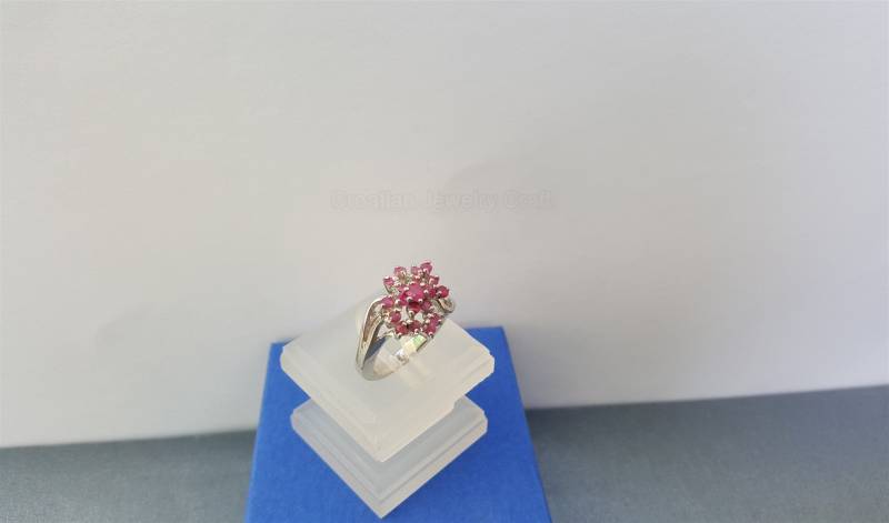 Rubin Ring, Roter Stein Edelstein Silber Silberring Statement Unikat Frauen Ring von CroatianJewelryCraft