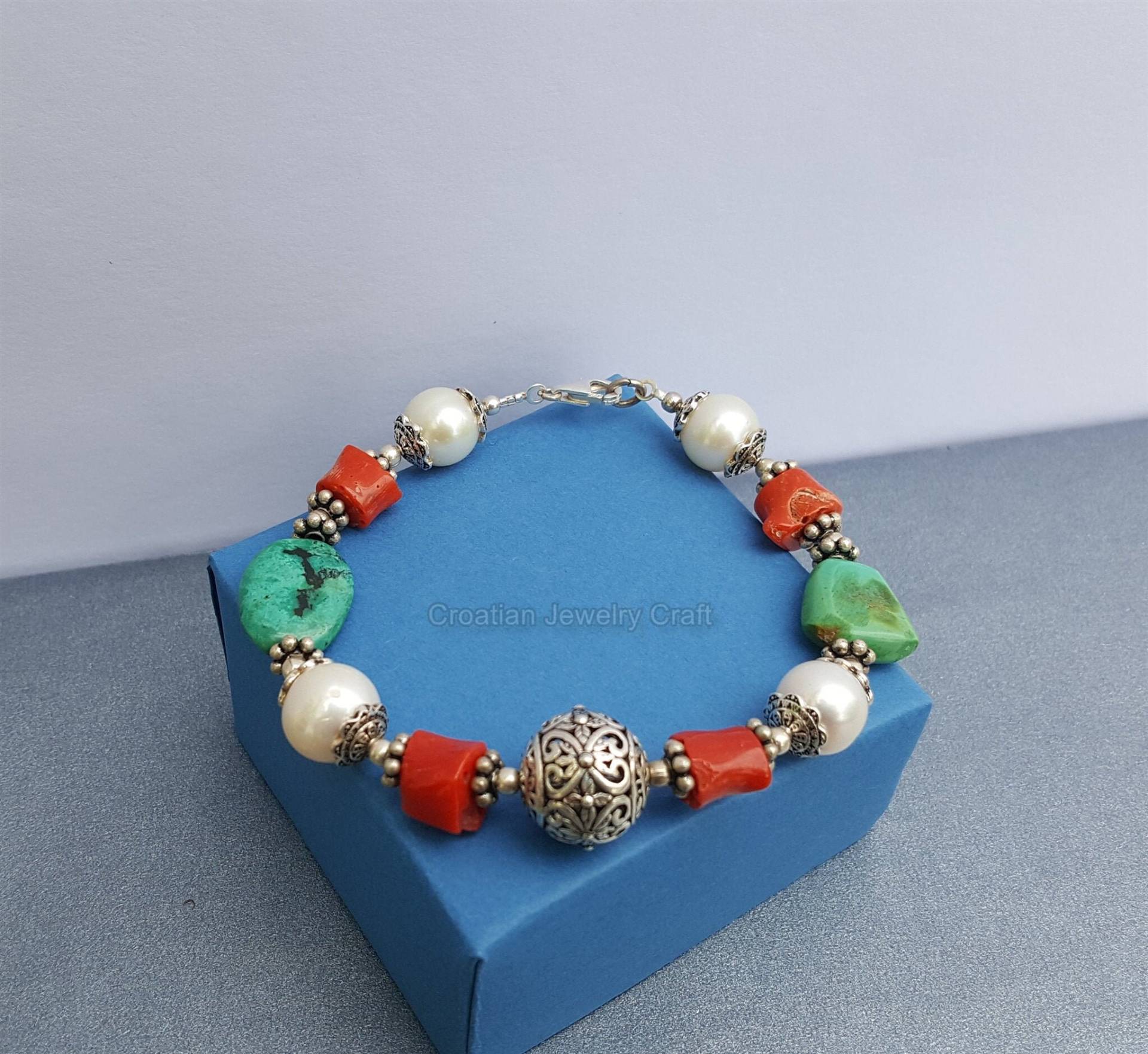Einzigartiges Perlenarmband Mit Verschiedenen Steinen, | Mediterrane Koralle, Türkis, Süßwasserperle , Natürliche Edelstein Blumen Kugel Einzigartiges Perlenarmband Mit Verschiedenen Steinen, | Mediterrane Koralle, Türkis, Süßwasserperle , Natürliche Edelstein Blumen Kugel von CroatianJewelryShop