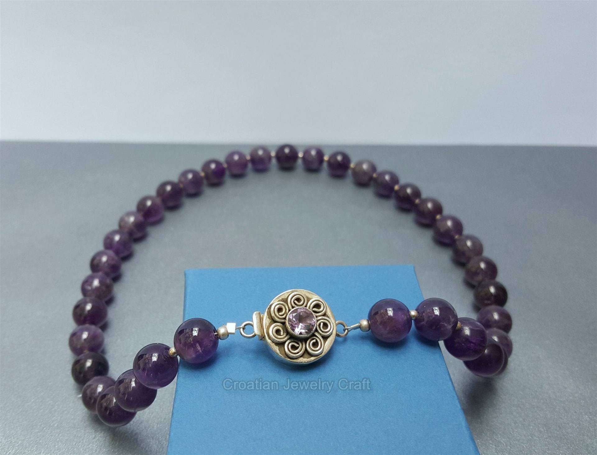 Runde Natürliche Amethyst Halskette, Dekorativer Anhänger Verschluss Massive Sterling Silber Lila Stein Halsketten Für Frauen Runde Natürliche Amethyst Halskette, Dekorativer Anhänger Verschluss Massive Sterling Silber Lila Stein Halsketten Für Frauen von CroatianJewelryShop