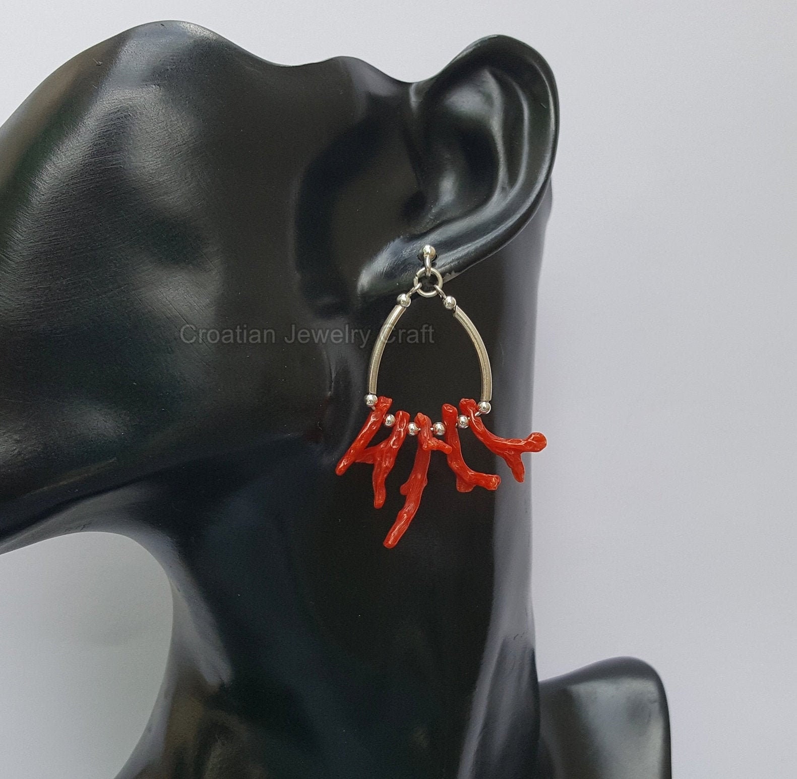 Unbehandelte Rote Koralle Creolen, Natürliche Korallen Ast Ohrringe, 925 Silber Creolen Unbehandelte Rote Koralle Creolen, Natürliche Korallen Ast Ohrringe, 925 Silber Creolen von CroatianJewelryShop