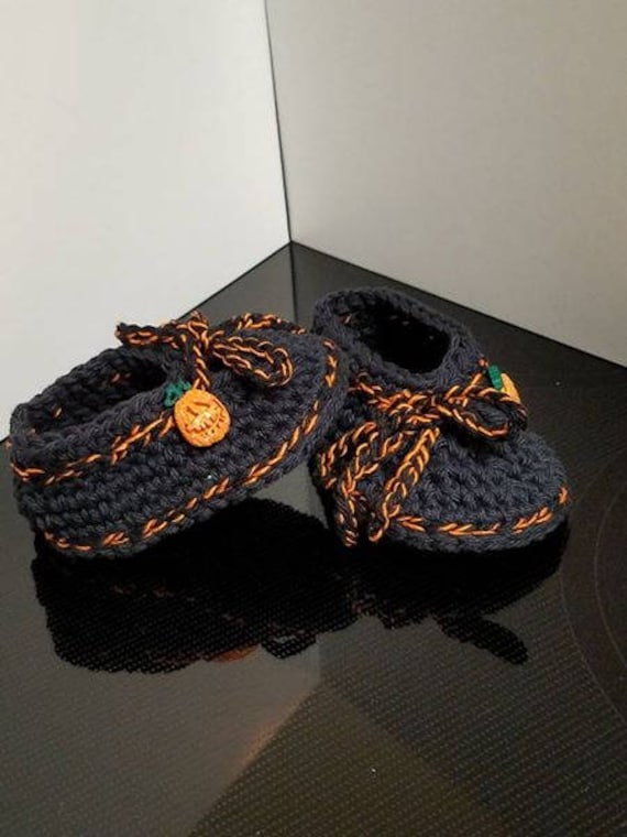 Gehäkelte Baby Schwarz Kürbis Schuhe 3 Monate von CrochetByChristi
