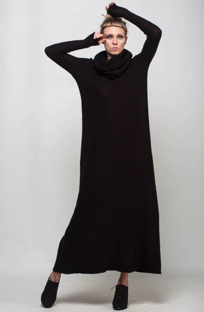 Hoodie Maxi Kleid Abendkleid Schwarz Oversize Boden Häkeln Stricken Haube Häkeln Stricken Mohair Biggin von CrochetDressTalita