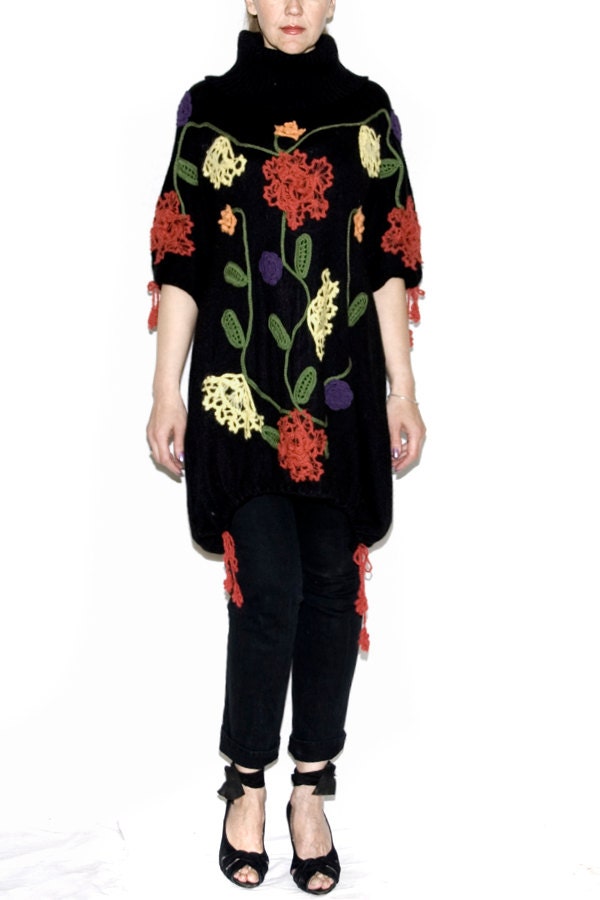 Schwarz Aus Gewirken Alpaka, Die Handgemachte Lockere Tunika Blumen Winter Pullover Gehäkelt von CrochetDressTalita