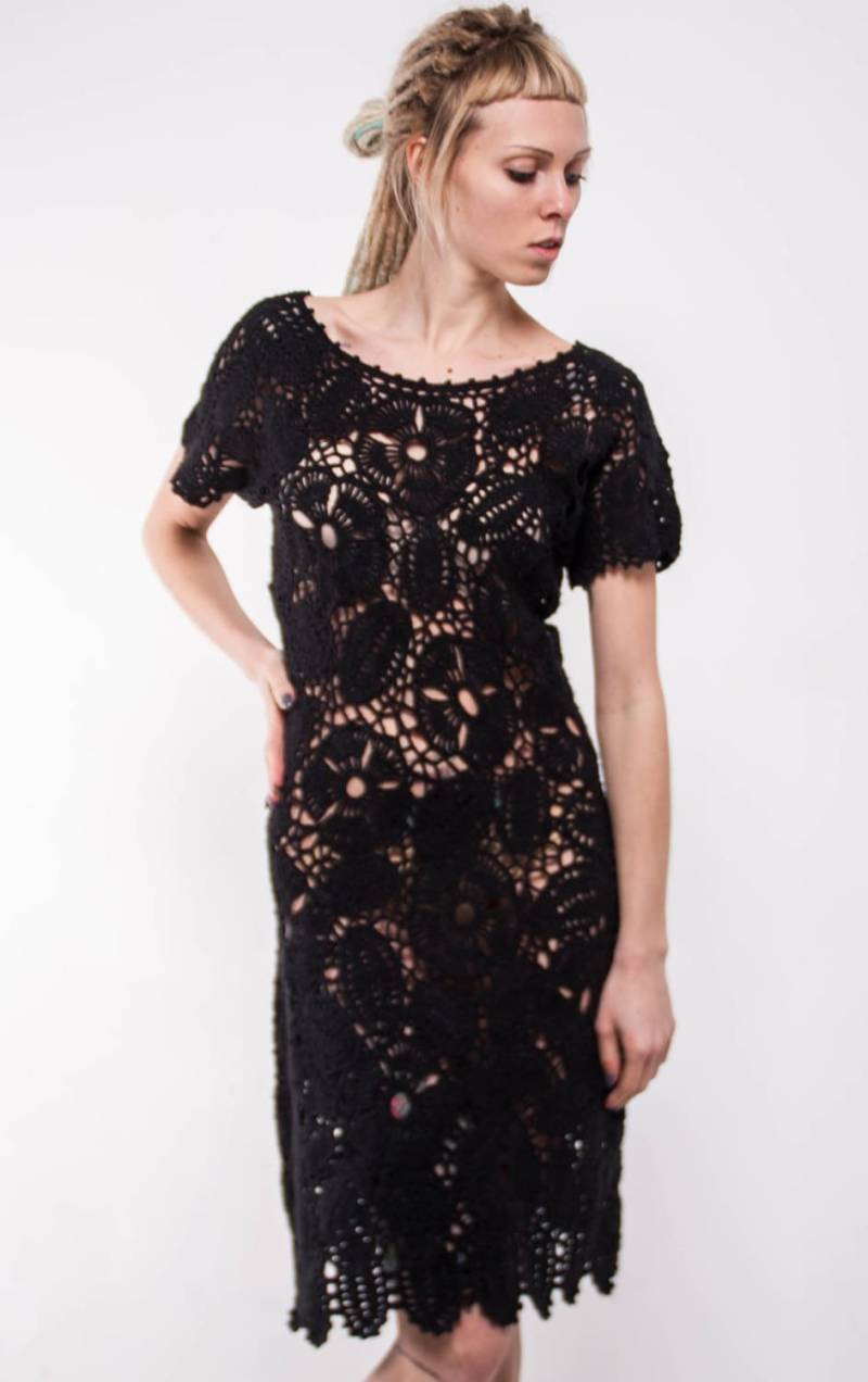 Tolles Häkelkleid, Kleines Schwarzes Kleid, Minikleid, Handgemachtes Sommerkleid. Vintage-Kleid von CrochetDressTalita