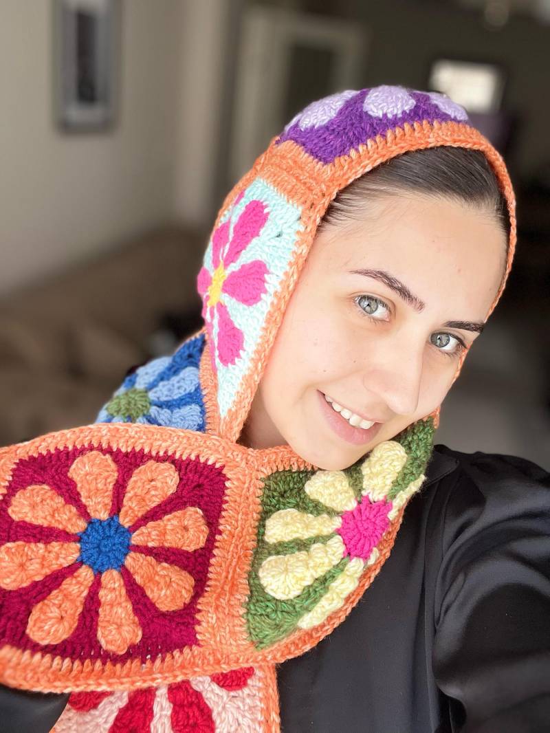 Gehäkelte Oma Square Balaclava Schal Floral Boho Kapuzenschal Gehäkelte Oma Square Balaclava Schal Floral Boho Kapuzenschal von CrochetSevdamm