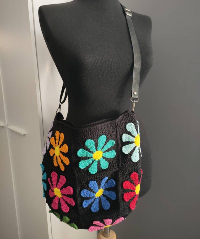 Gehäkelte Blumen Oma Square Tasche 70S Boho Hippie Geldbörse von CrochetSevdamm