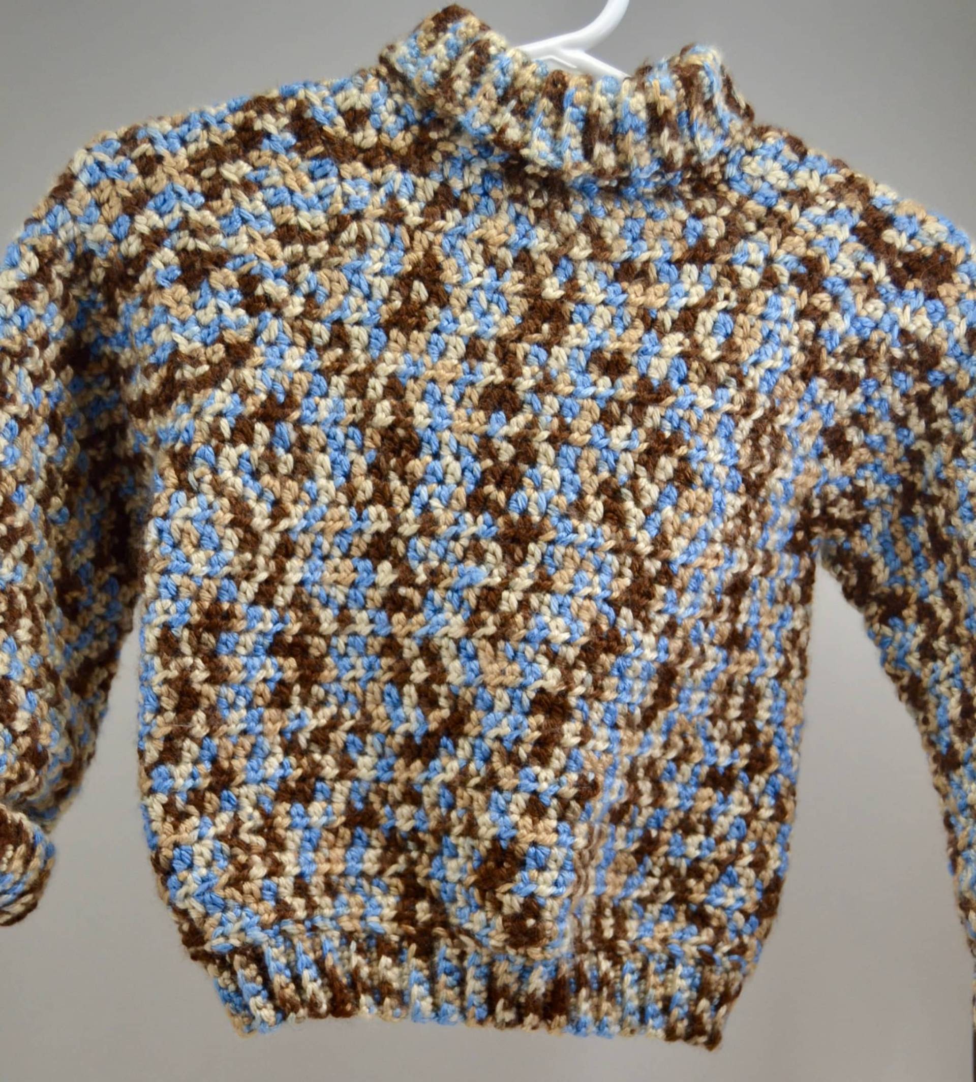 Gehäkelte Babystrickjacke Rollkragenpullover Aus Acryl, 12-15 Monate von CrochetandMorebyDKK