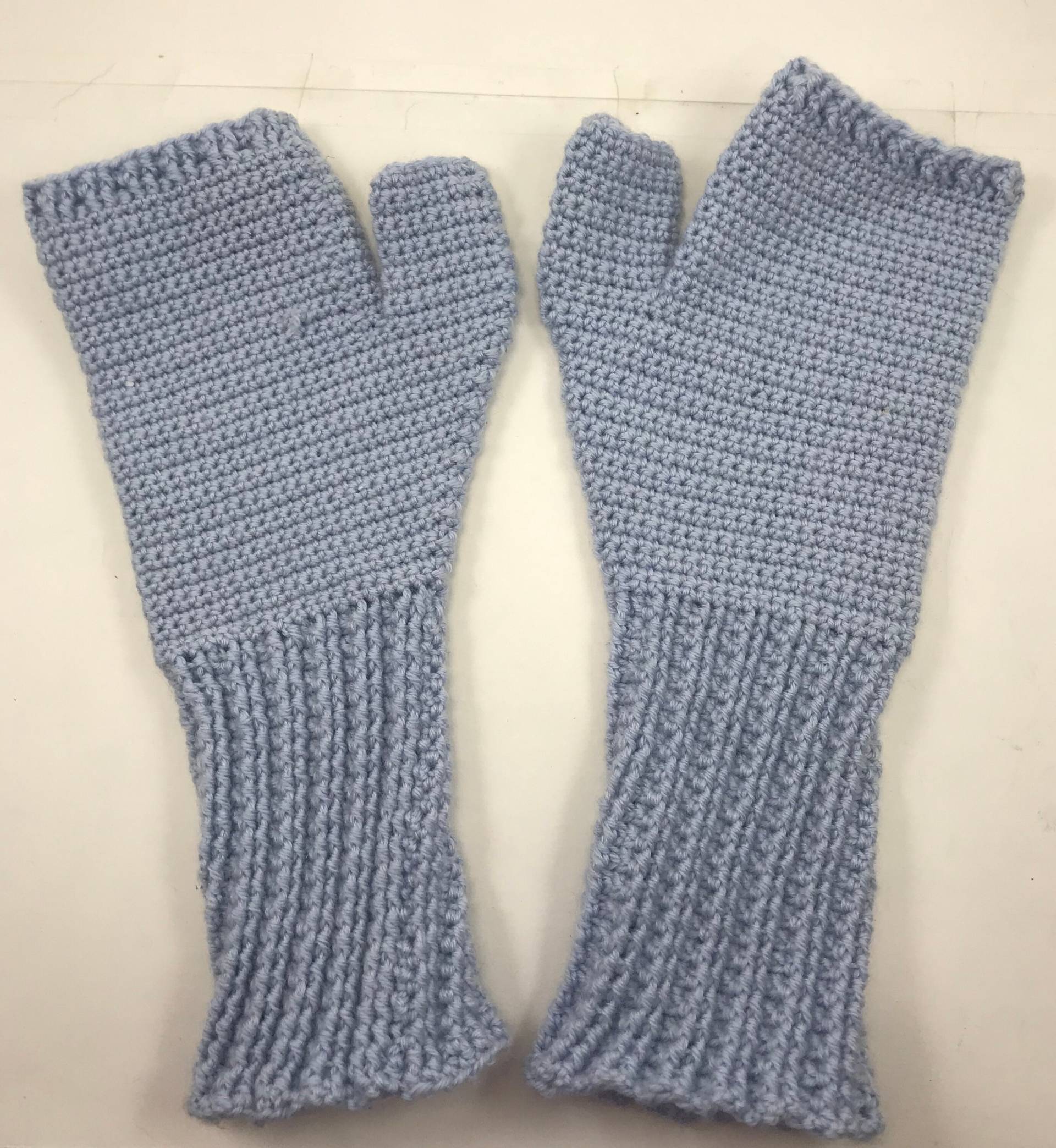 Hellblaue Fingerlose "Texting" Handschuhe Mit Extra Langer Rippbündchen von CrochetandMorebyDKK