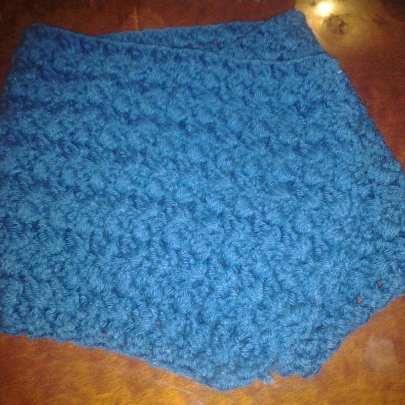 Blauer Häkelschal, Blauer Schal Mit Knöpfen, Damenschal, Halswärmer, Winterkleidung, Geschenkideen, Geschenke Für Sie. Versandfertig von CrochetbyKathie