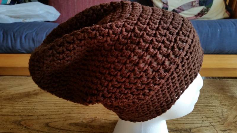 Gehäkelte Unisex Slouchy, Kopfwärmer, Braune Winter Geschenkidee, Für Den Täglichen Gebrauch. Versandfertig Gehäkelte Unisex Slouchy, Kopfwärmer, Braune Winter Geschenkidee, Für Den Täglichen Gebrauch. Versandfertig von CrochetbyKathie