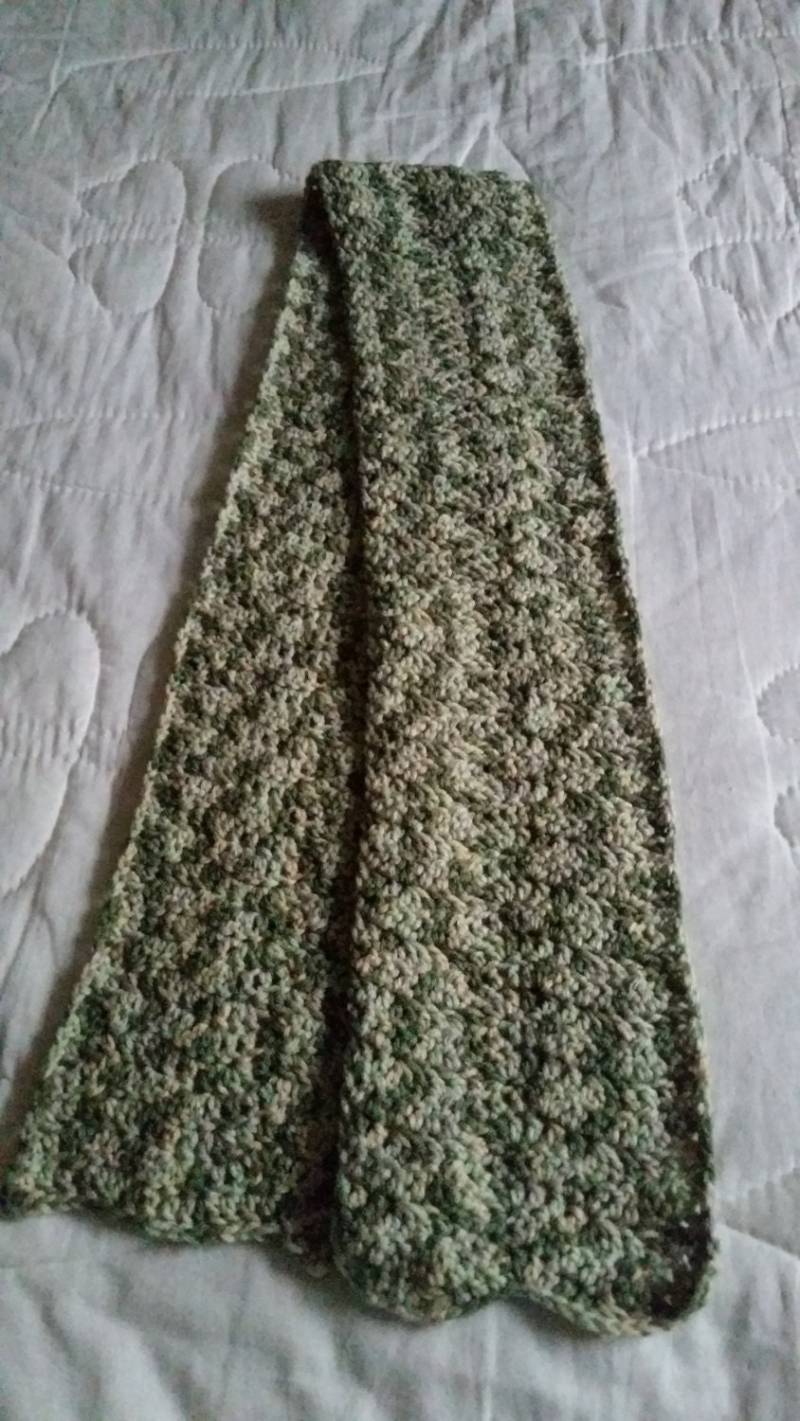 Gehäkelter Grüner Kinderschal, Halswärmer, Winterkleidung, Geschenkideen, Urlaub Kinderkleidung. Versandfertig Gehäkelter Grüner Kinderschal, Halswärmer, Winterkleidung, Geschenkideen, Urlaub Kinderkleidung. Versandfertig von CrochetbyKathie