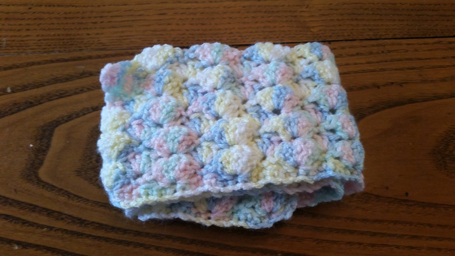 Gehäkelter Schal, Mehrfarbiger Kinderschal, Geschenkideen, Geburtstagsgeschenk. Versandfertig Gehäkelter Schal, Mehrfarbiger Kinderschal, Geschenkideen, Geburtstagsgeschenk. Versandfertig von CrochetbyKathie