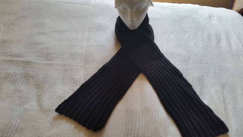 Gehäkelter Schal, Schwarzer Winterkleidung, Geschenk Für Sie, Geschenkidee Ihn, Unisex Halswärmer, Weicher Versandfertig Gehäkelter Schal, Schwarzer Winterkleidung, Geschenk Für Sie, Geschenkidee Ihn, Unisex Halswärmer, Weicher Versandfertig von CrochetbyKathie