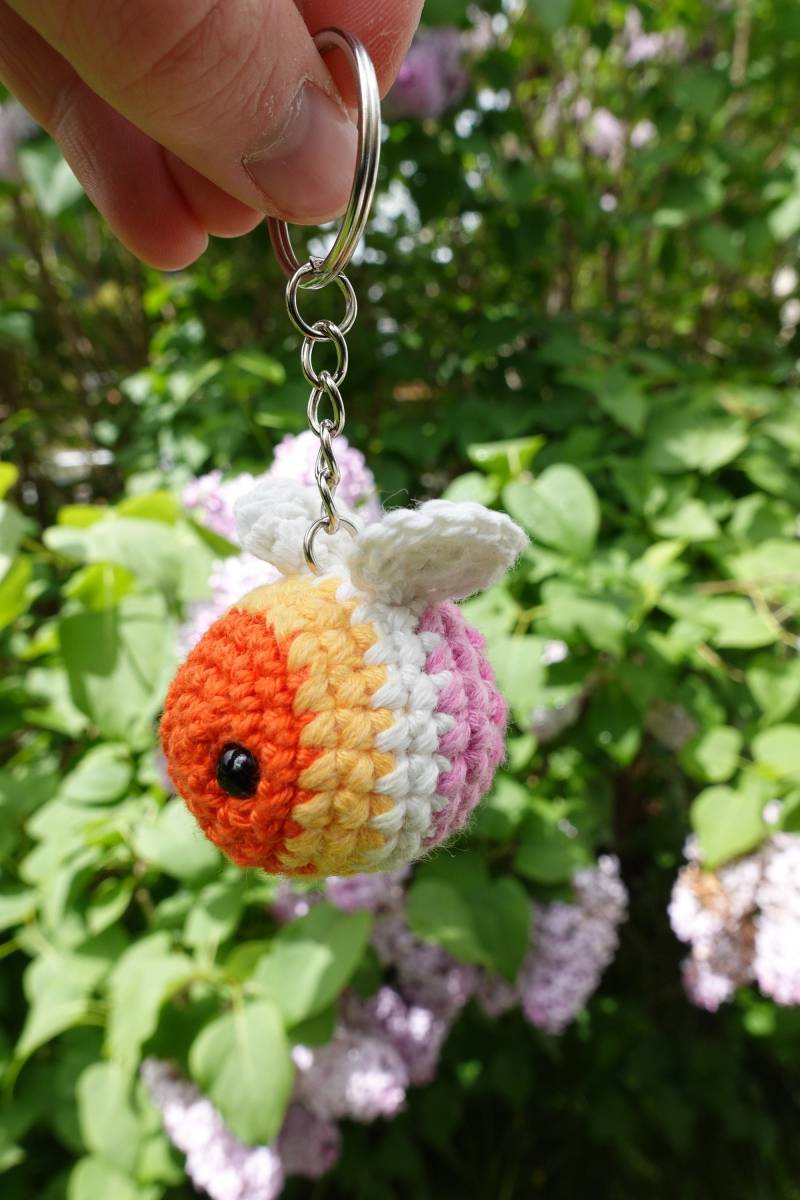 Crochet Bee Keychain Pride Flags Crochet Bee Keychain Pride Flags von Crochetbyappa