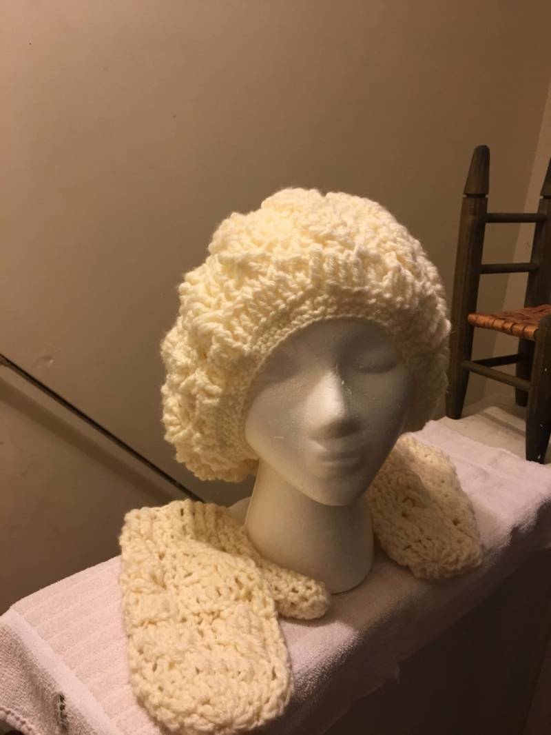 Cable Snow Mütze Mit Fäustlinge Cable Snow Mütze Mit Fäustlinge von CrochetedPassions737