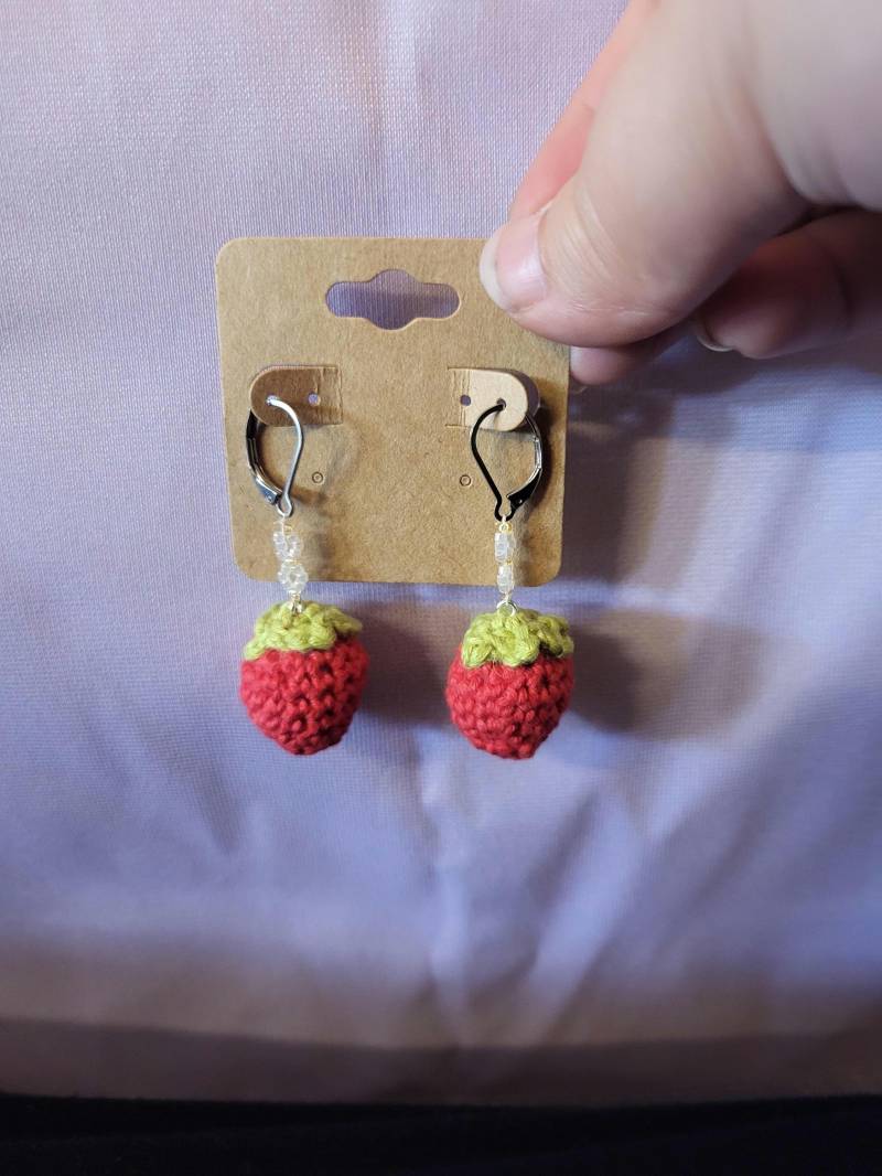 Erdbeer Ohrringe Erdbeer Ohrringe von CrochetplaceByAnja