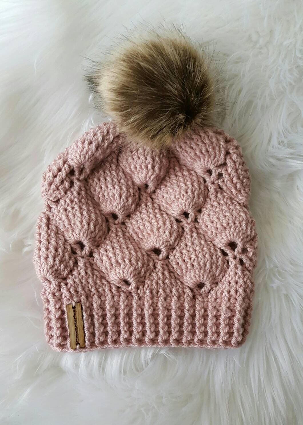 Fairy Shells Grobstrick Mütze Kunstpelz Bommel Mütze von CrocheturlayCrafts