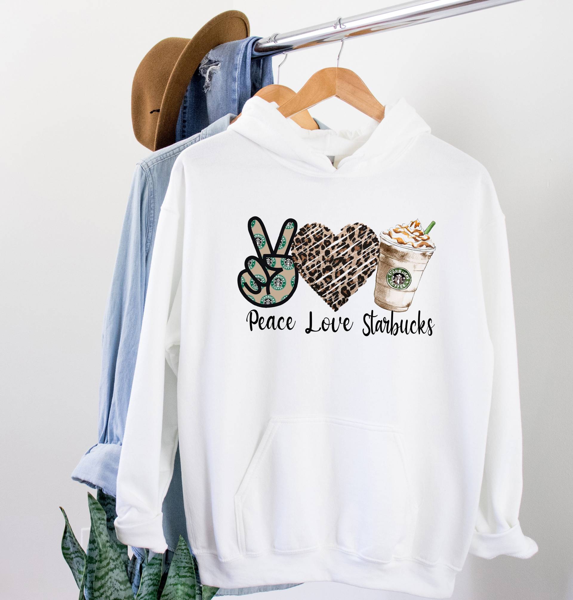 starbucks Hoodie - Peace Love Süßes Kaffee Sweatshirt Kaffeegeschenke Geschenk Für Freundin Mama von CrocoRockoTees