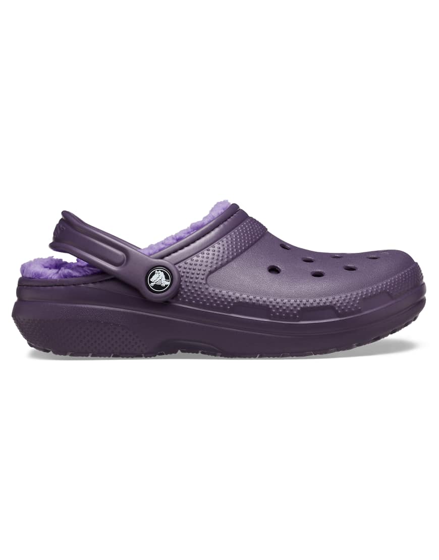 Crocs - Classic - Clog in dunklem Iris-Lila mit Fleecefutter von Crocs