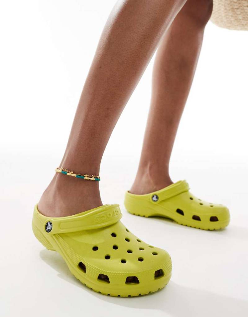 Crocs - Classic - Clogs in Kiwi-Grün von Crocs