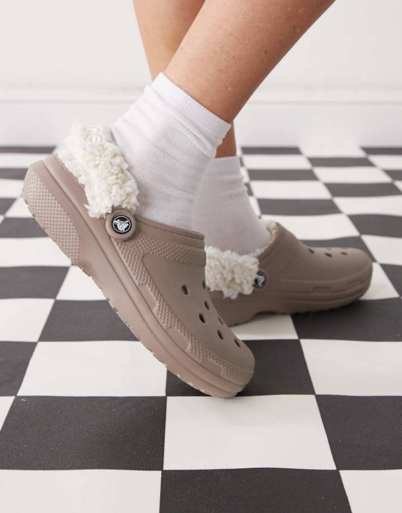 Crocs - Classic - Clogs in Pilzbraun mit Fleecefutter-Brown von Crocs