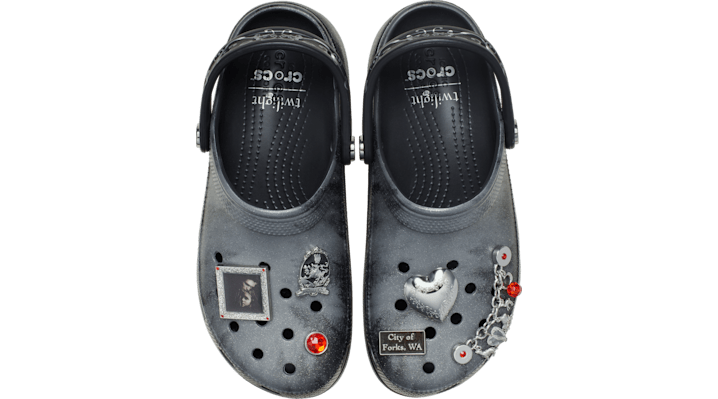 Crocs | Damen | The Twilight Saga Classic Platform  | Clogs | patterned | 37 von Crocs