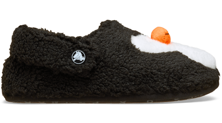 Crocs | Kinder |  Classic Cozzzy Penguin Slipper | Hausschuhe |  | 38 von Crocs