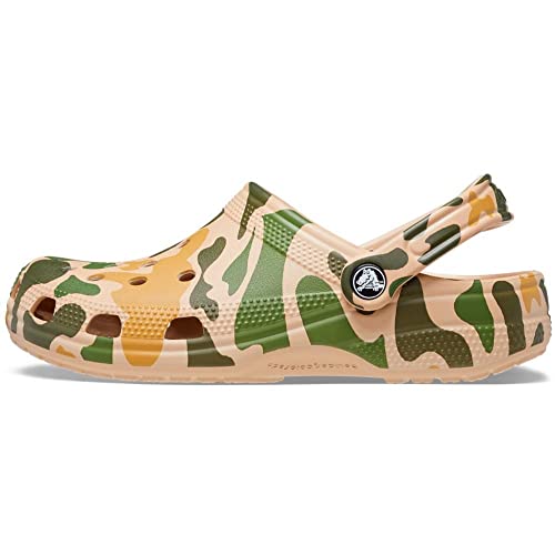 Crocs Unisex's Classic Printed Camo Clog, Chai Tan, 39.5 EU von Crocs