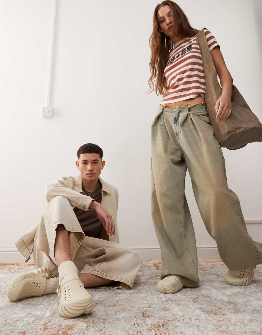 Crocs - Unisex - Echo - Clogs in Knochenweiß-Braun von Crocs