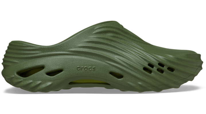 Crocs | Unisex | Echo Wave | Clogs | Grün | 46 von Crocs