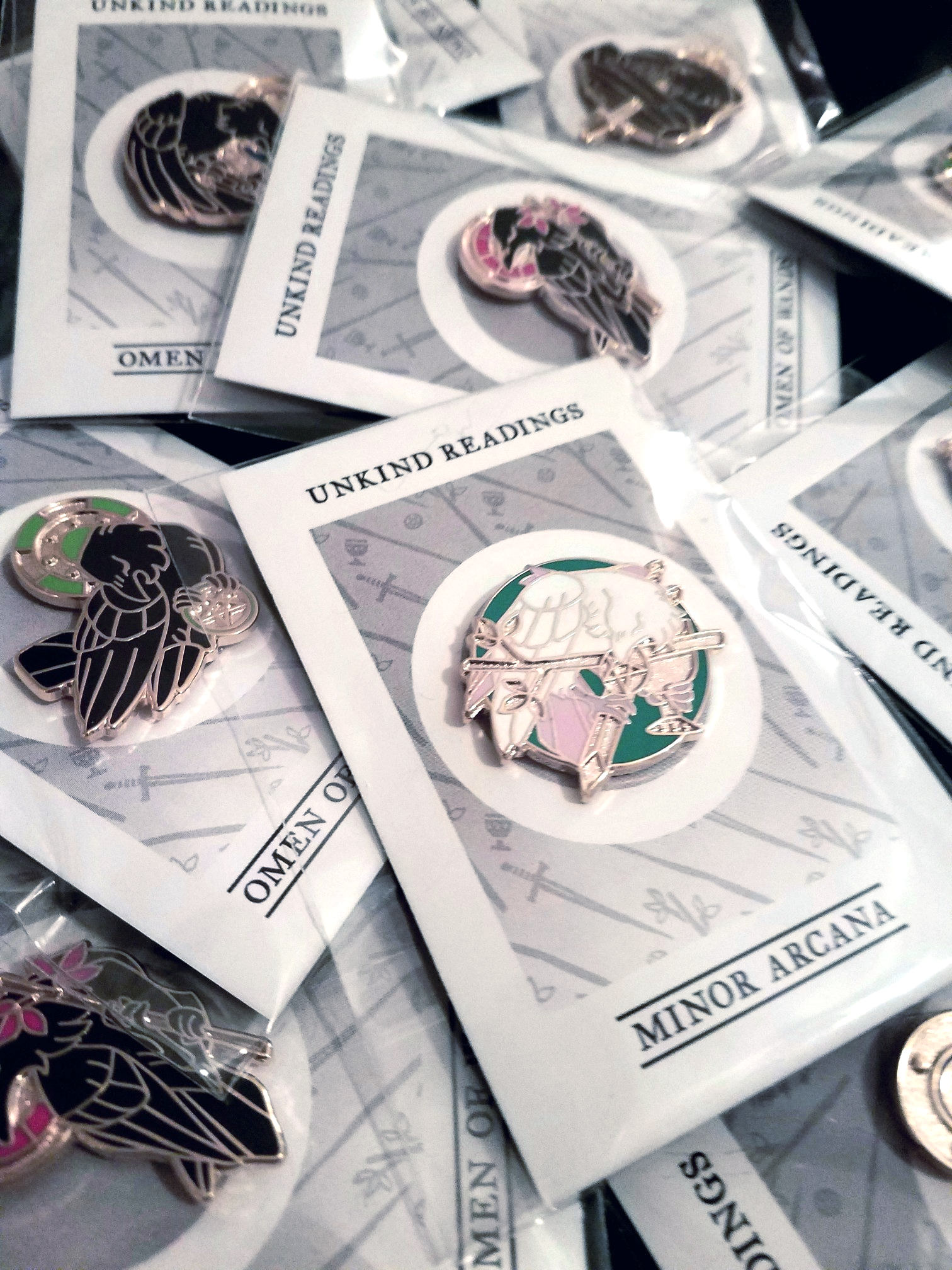 Unkind Readings Emaille-Pins Unkind Readings Emaille-Pins von CrowCouncil