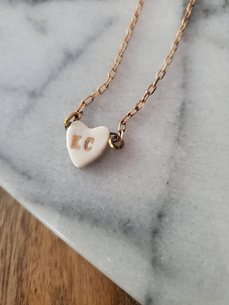 I Heart Kc Anhänger Halskette Made To Order Porzellan Keramik Goldkette, Handbemalt, Handgemachter Schmuck, Kansas City I Heart Kc Anhänger Halskette Made To Order Porzellan Keramik Goldkette, Handbemalt, Handgemachter Schmuck, Kansas City von CrownAndHeartKC