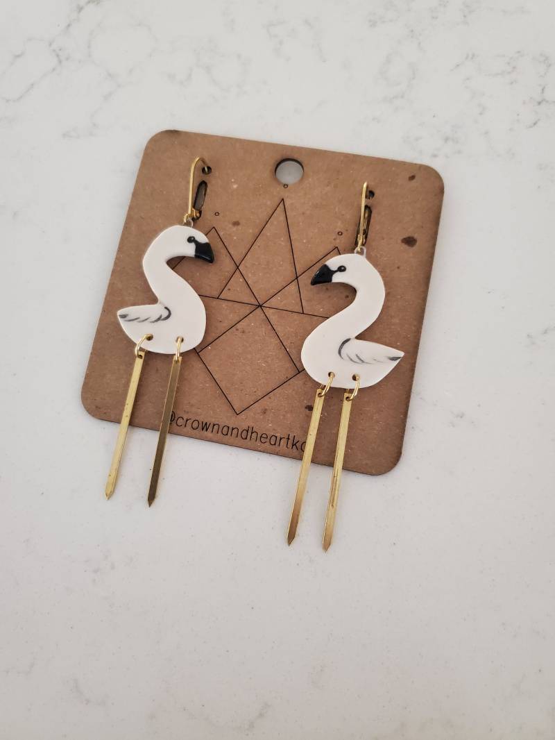 Schwan Ohrringe Made To Order Porzellan Keramik Statement Ohrringe, Handgemacht Und Handbemalt von CrownAndHeartKC