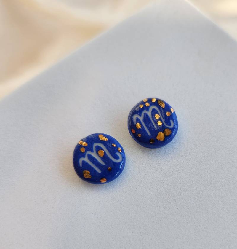 Skorpion Ohrstecker, Porzellan Keramik Handbemalt Mit 22K Gold Glanz Details Skorpion Ohrstecker, Porzellan Keramik Handbemalt Mit 22K Gold Glanz Details von CrownAndHeartKC