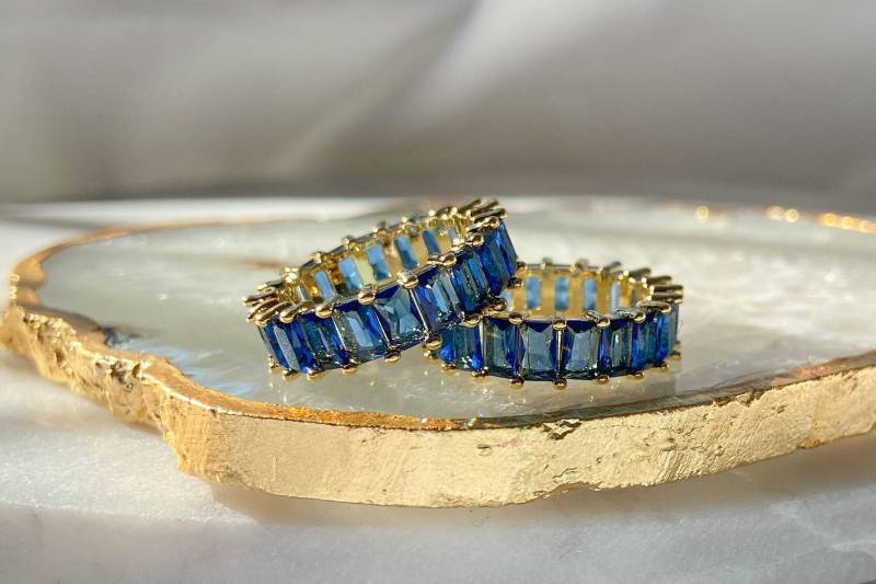Blauer Eternity Ring | Saphir Baguette Edelstein "Azul" von CrownandCloverShop