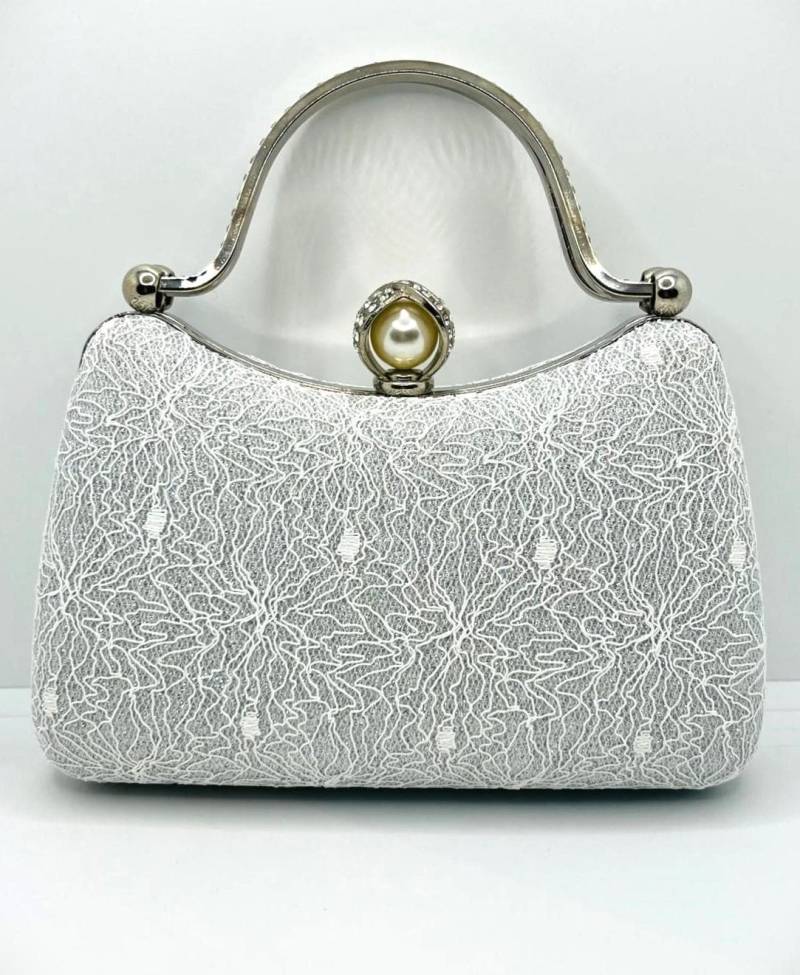 Designer-Clutch Aus Spitze in Weiß Und Silber - Handgefertigte Abendtasche Mit Perlen- Strassverschluss von CrownedBeautyTezsah